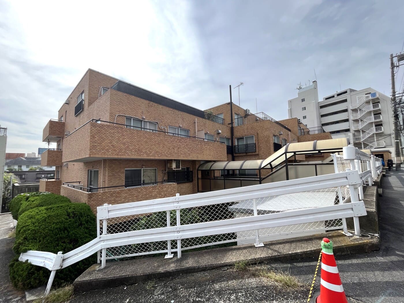 ラミアール富ヶ谷